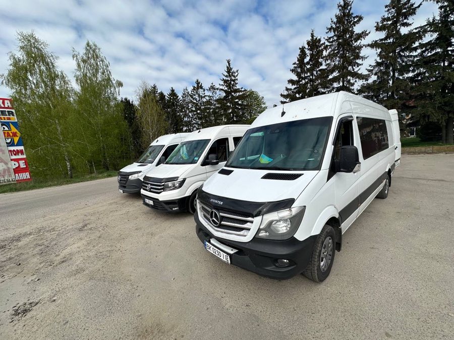 Мікроавтобуси Smail Bus у ряд